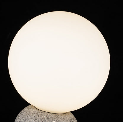 Lampara De Mesa Con Bola De Cristal De Concreto Negro