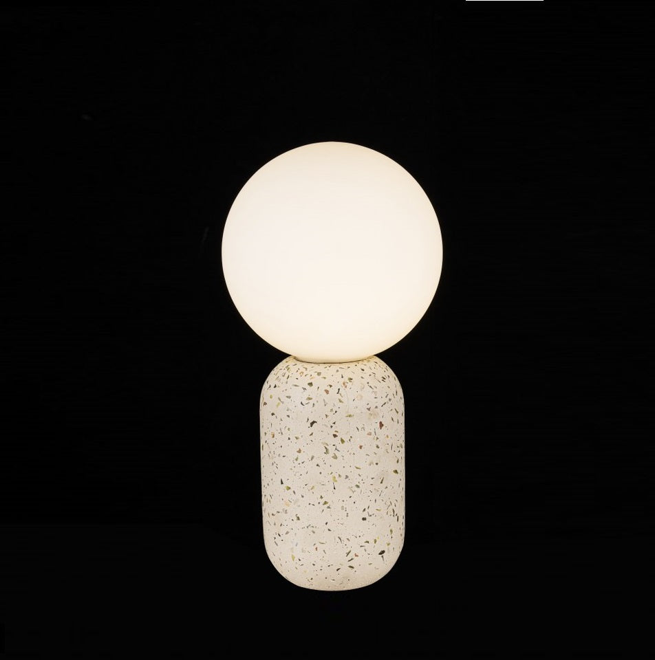 Lampara De Mesa Con Bola De Cristal De Concreto Beige