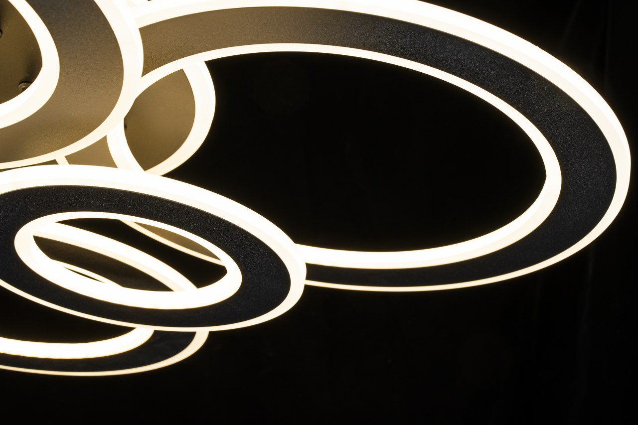 Lampara de 6 Aros Led Integrado CCT Regulable con Mando Negro